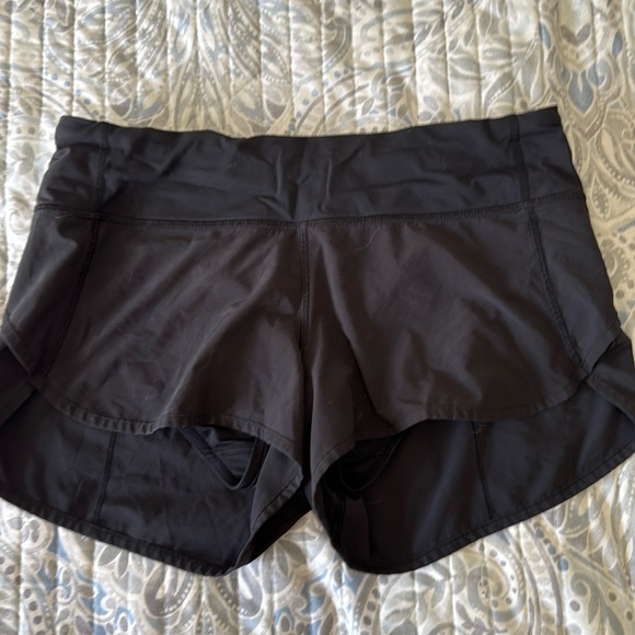 GUC - LuluLemon black short shorts - Picture 1 of 4